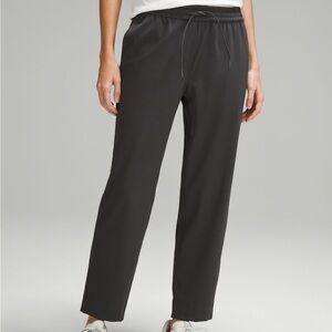 Tapered-Leg Mid-Rise 7/8 Pant *Luxtreme GGRE M
